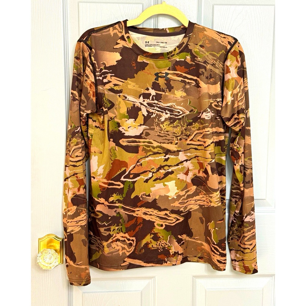 Under Armour HeatGear Boys YXL Green Camo Long Sleeve Lightweight Tee